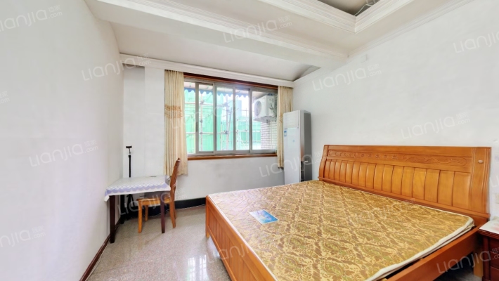 龙王庙南街19号二手房实景图