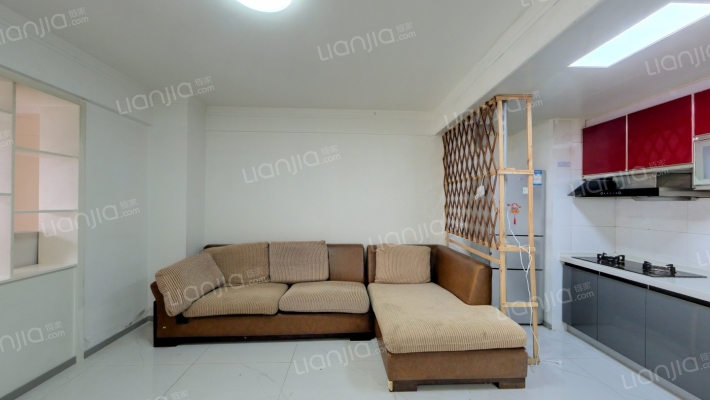 银信国际公寓二手房实景图