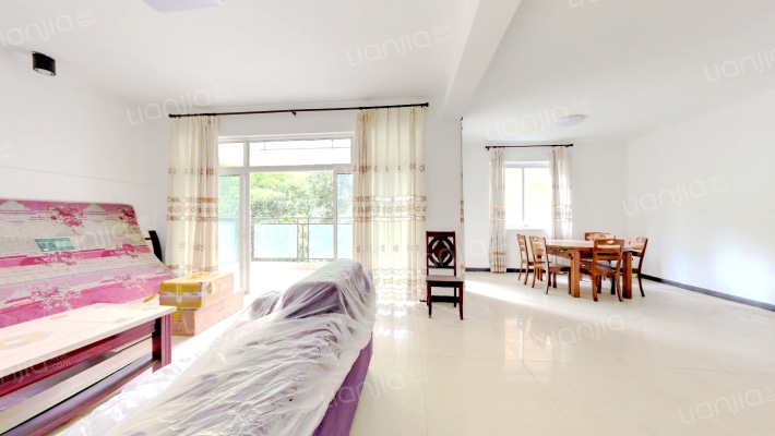 假日滨江花园C区二手房实景图