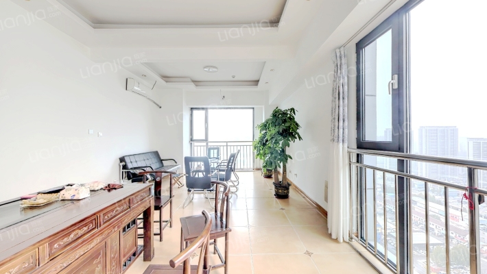 万虹广场二手房实景图