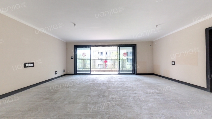 保利和光屿湖沁园二手房实景图