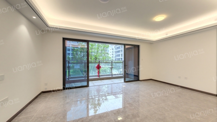 万科清水甲第厚德二手房实景图