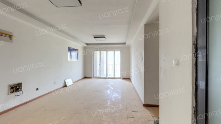 万方金融广场二手房实景图