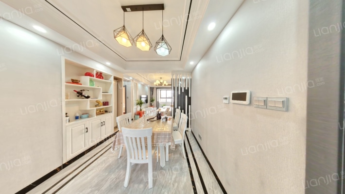 琥珀名郡香颂里二手房实景图