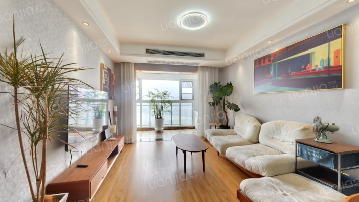 巴黎春天二手房实景图