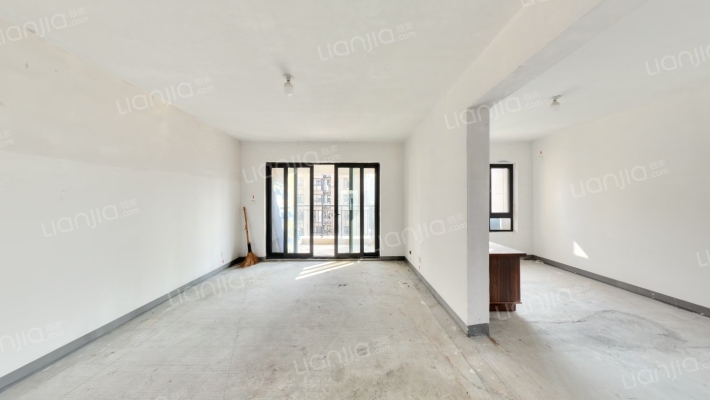 中梁国宾天下二手房实景图