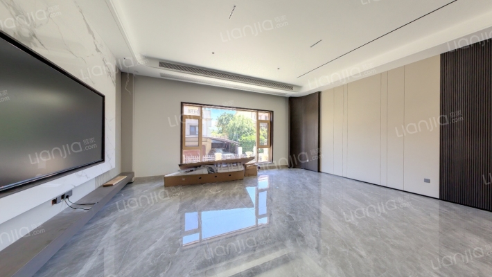 伊美豪爵华庭二手房实景图