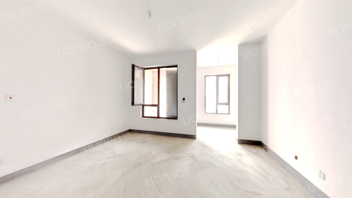 城山隐花苑二手房实景图