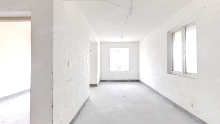 锦和苑东区二手房实景图