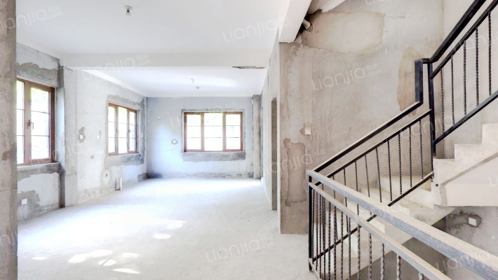 名流高尔夫庄园二手房实景图