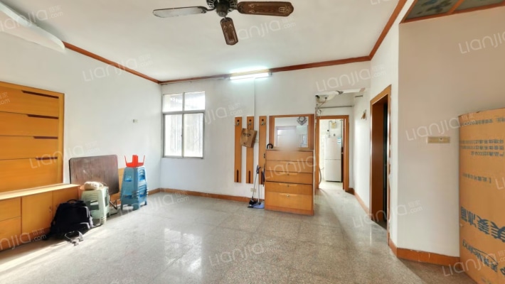 银松道34号二手房实景图