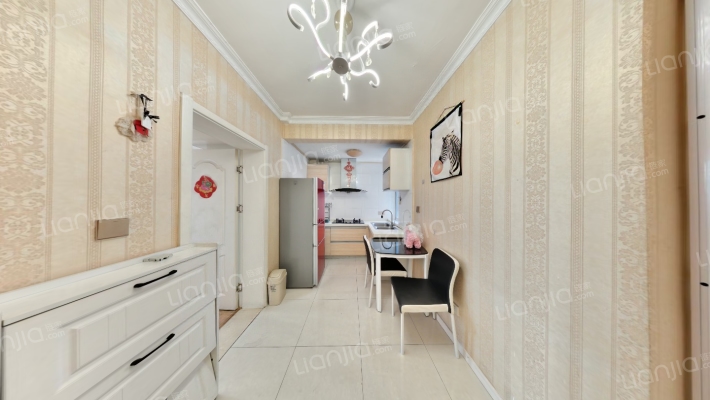 迈皋桥街79号二手房实景图