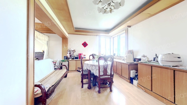 东泉新村二手房实景图