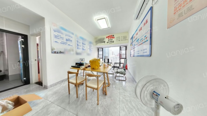 逸龙广场二手房实景图