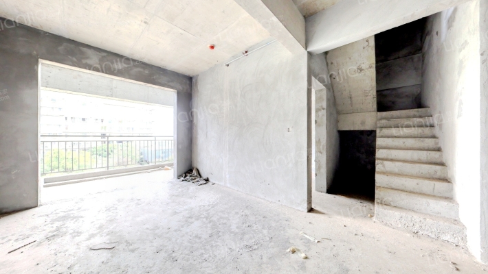 西南网贸港二手房实景图