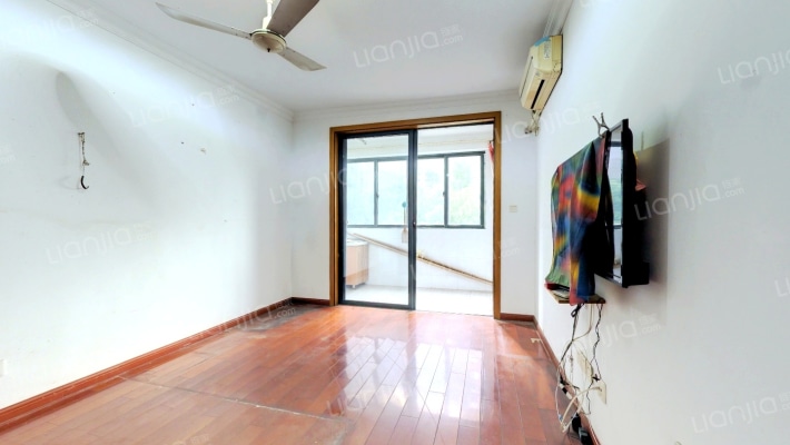 万航渡后路95号二手房实景图