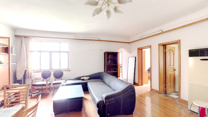 百合花苑二手房实景图