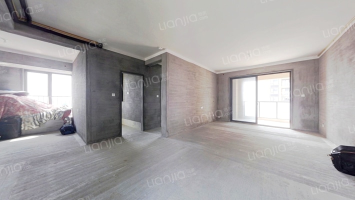 华秦铂湾二手房实景图