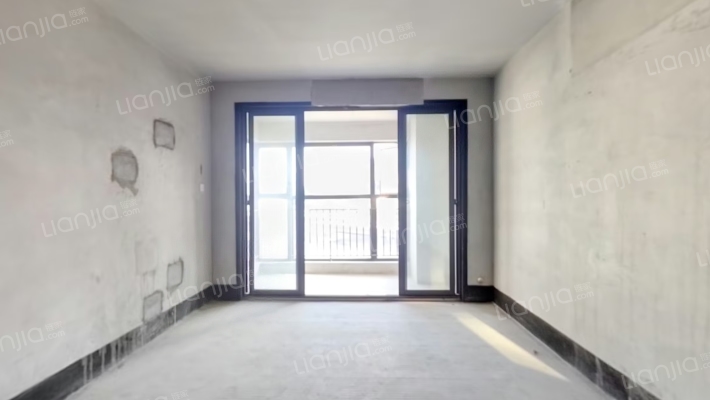 彰泰冠臻园二手房实景图