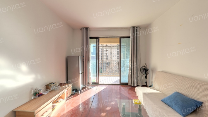 东方蓝海三期二手房实景图