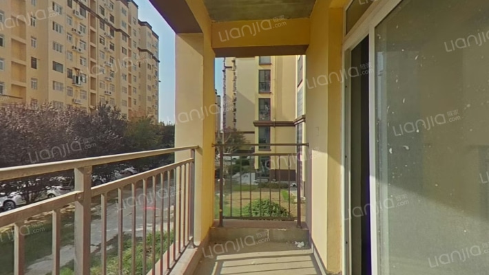 五彩社区二手房实景图