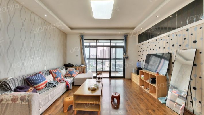 锐力领峰二手房实景图