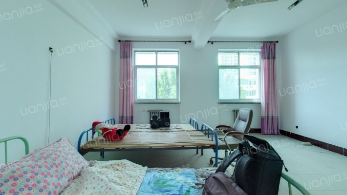 石油公寓二手房实景图