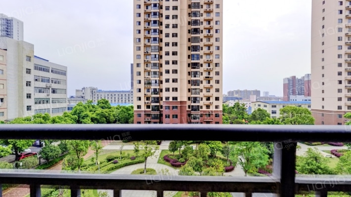 天邦新龙苑二手房实景图