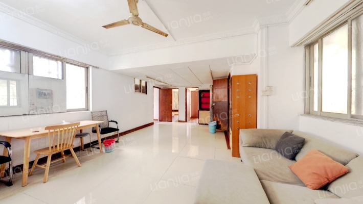 百汇购物大厦二手房实景图