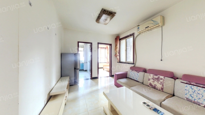 带装修拎包入住，户型方正，房本满五，配套齐全。-客厅