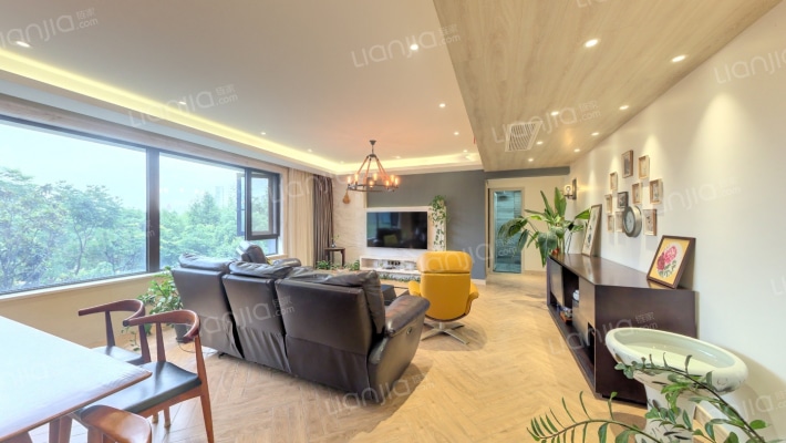 金鹰天地二手房实景图