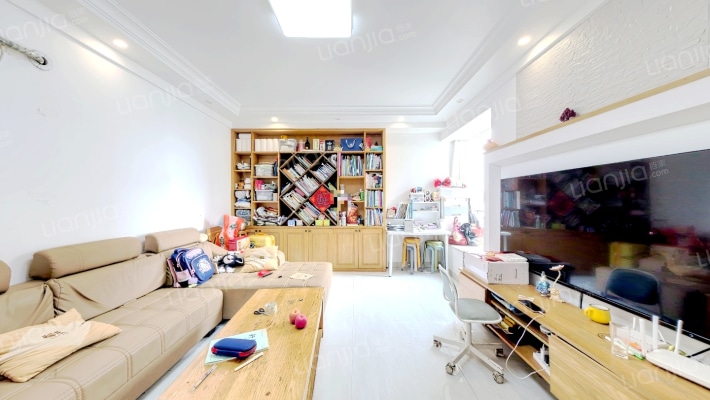 彩世界家园二手房实景图