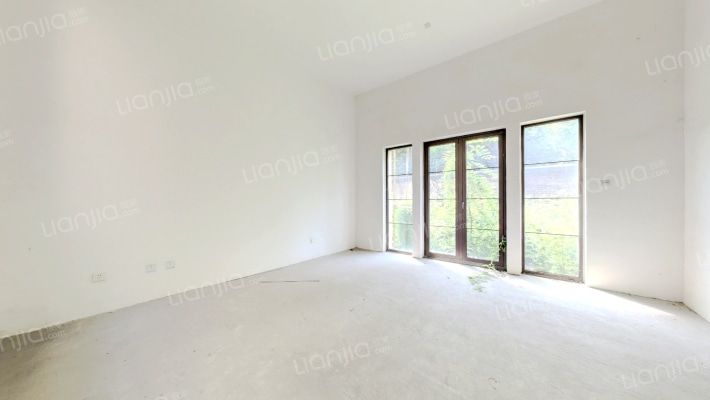 山顶上二手房实景图