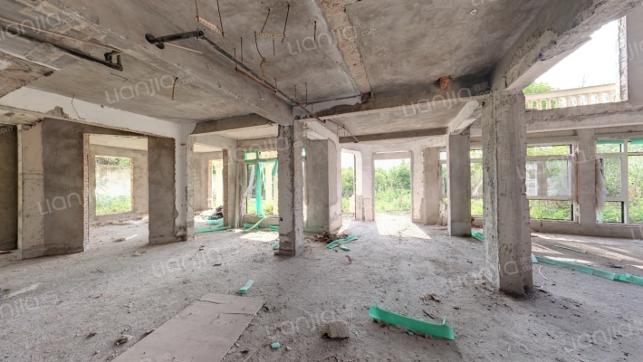 高尔夫江景别墅二手房实景图