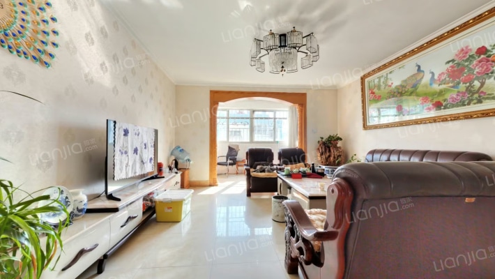 金实小区华春园二手房实景图