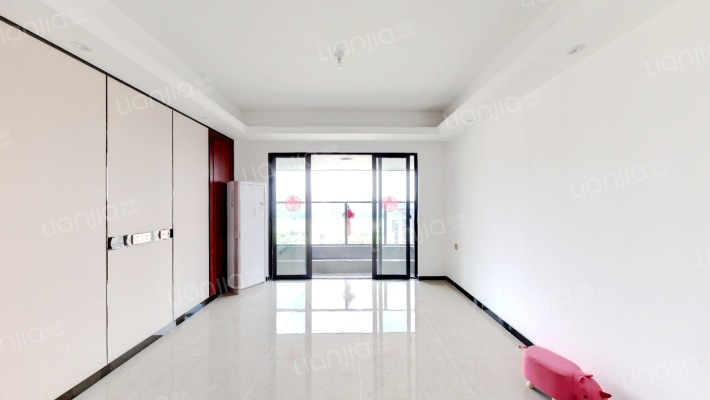 彰泰滨江学府二手房实景图