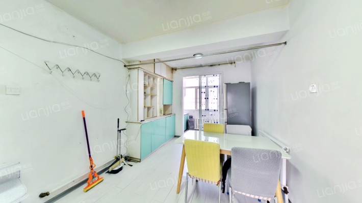 兰天一区小区二手房实景图