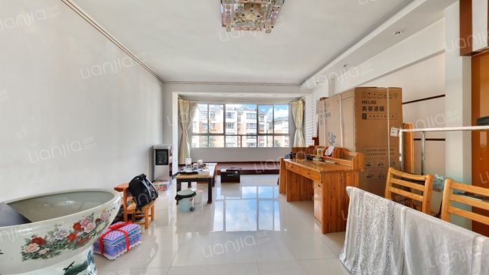 华西馨苑二手房实景图