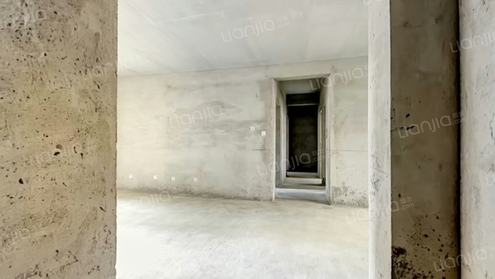 港润嘉园A区二手房实景图