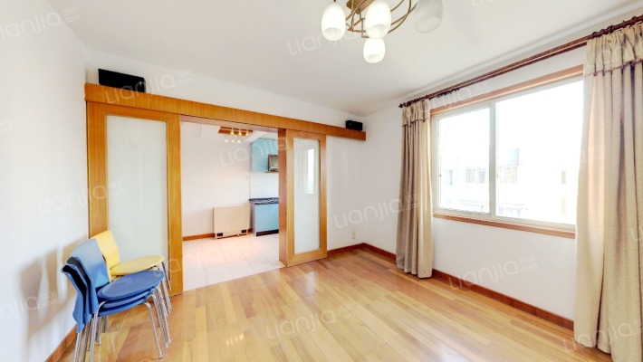 雅戈尔新村南区二手房实景图