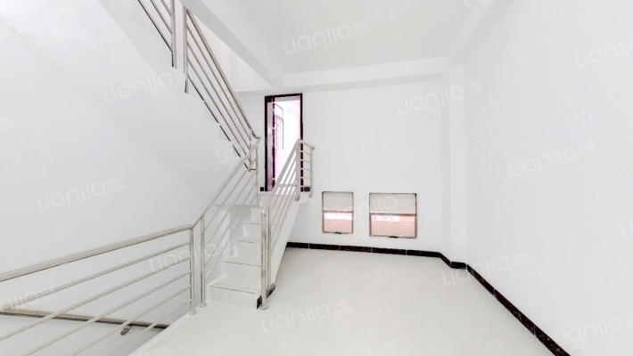 靖海路二手房实景图