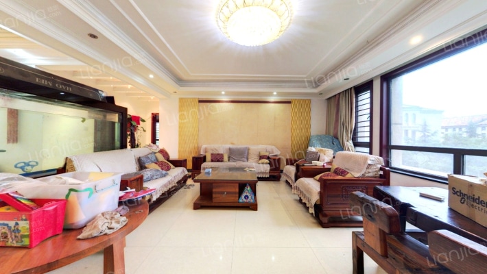 普罗旺世罗曼维森东院二手房实景图