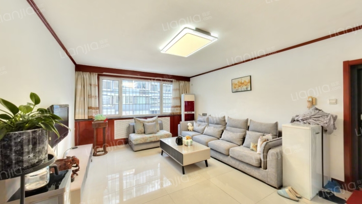 山水龙苑二手房实景图