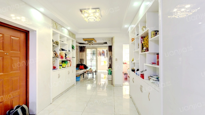 名门皇马B区二手房实景图