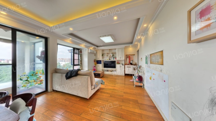 新希望皇冠国际二手房实景图