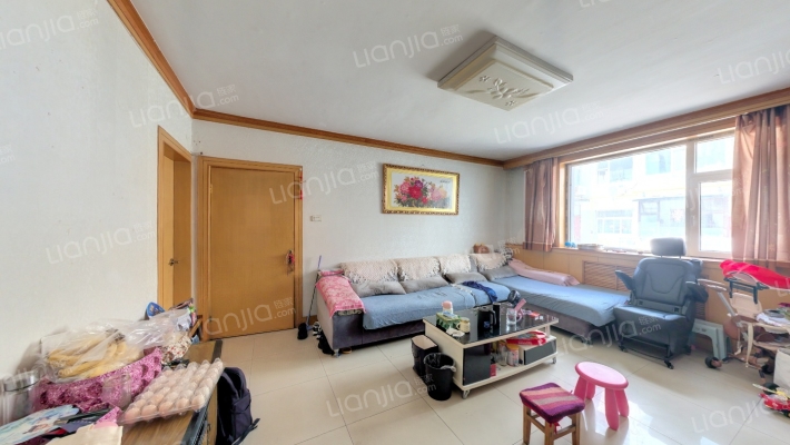 卫生局宿舍二手房实景图