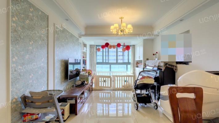 融信孔雀蓝郡二手房实景图