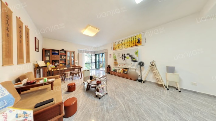 依山居二手房实景图