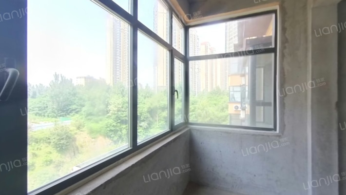 山水华庭二手房实景图