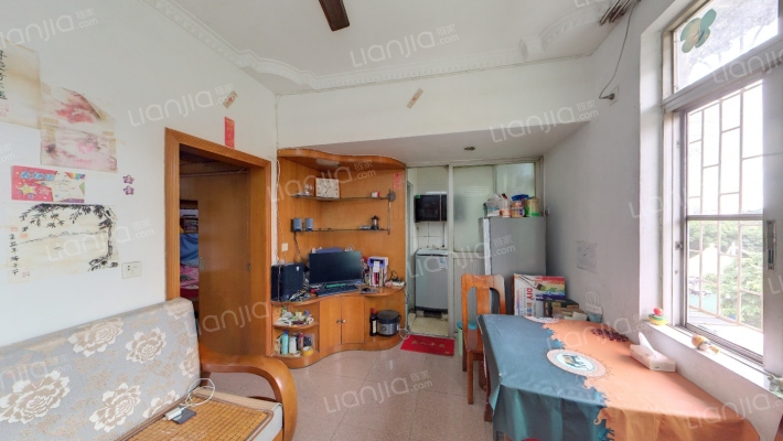 新港生活区二手房实景图